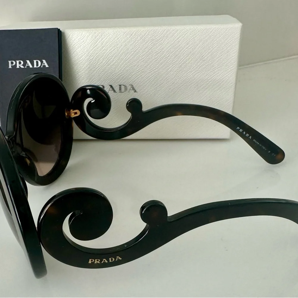 Prada Brown Oversized Sunglasses - Picture 4 of 8